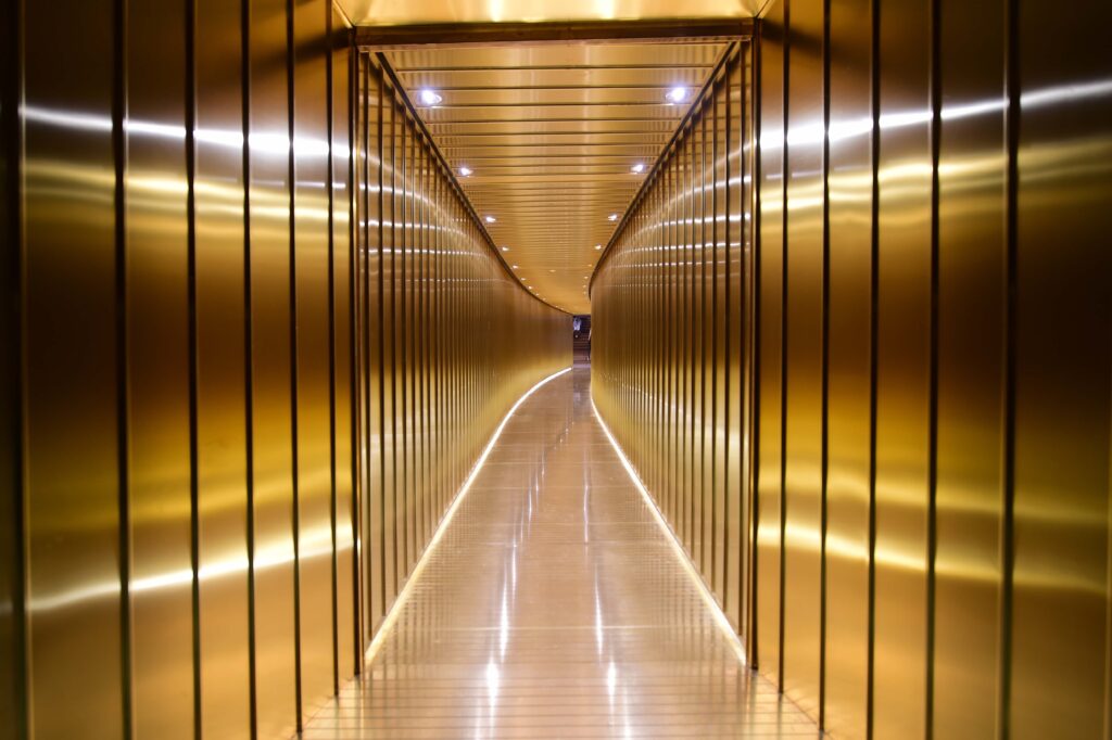 golden-corridor-1